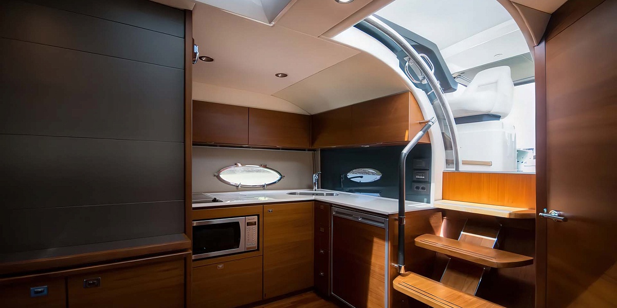 Аренда яхты Princess V39 на Пхукете | Extremalov Group